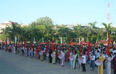 ຍູ້ແຮງບັນດາການເຄື່ອນໄຫວໂຄສະນາ “ເດືອນກຳມະກອນ”